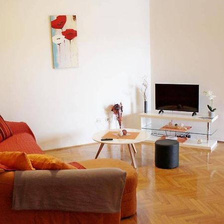 Apartment Matilda Макарска Экстерьер фото