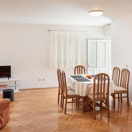 Apartment Matilda Макарска Экстерьер фото